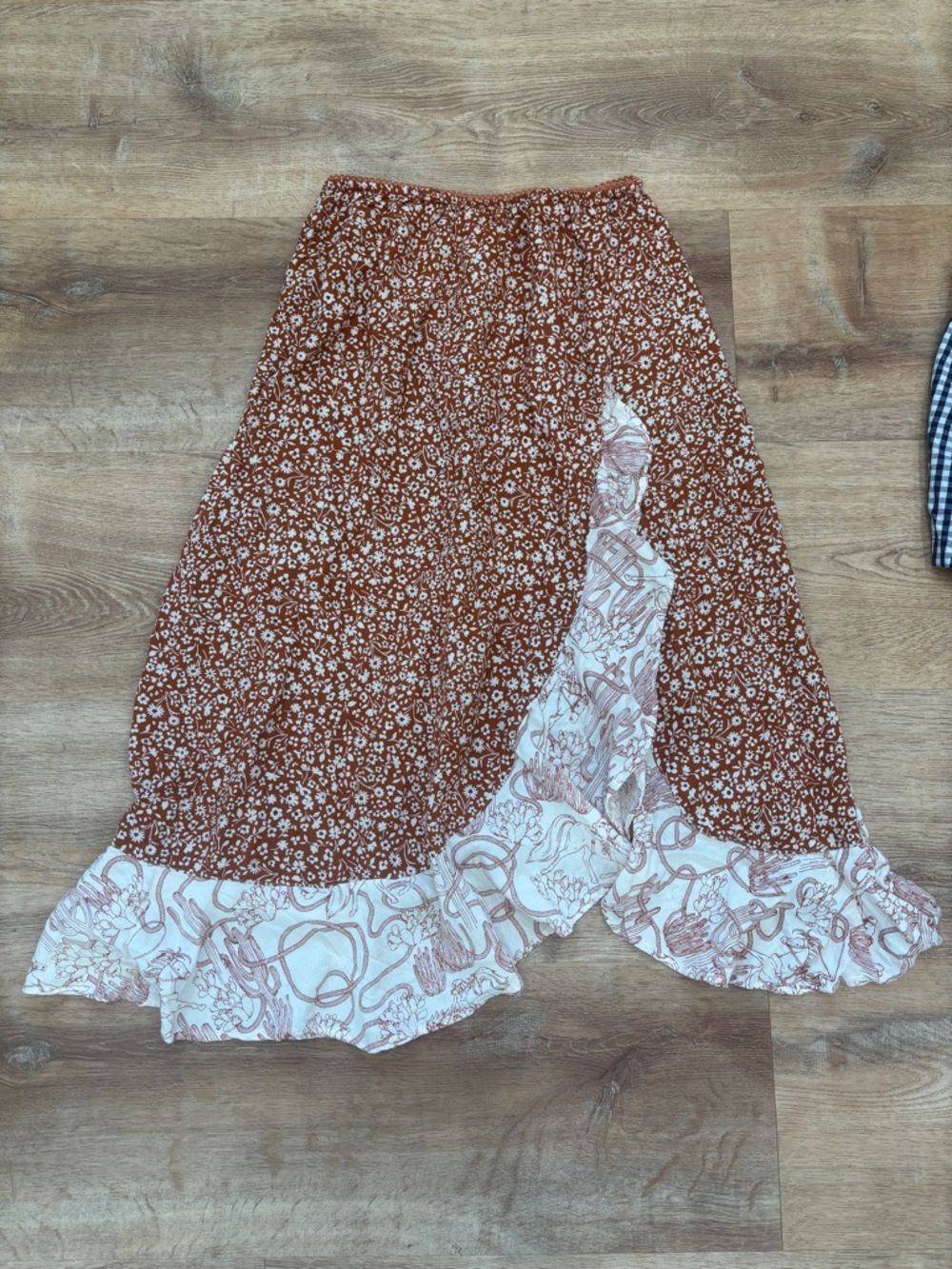 Women's Rust Floral Asymmetrical Ruffle Skirt with Cream Panel